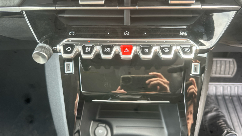 Peugeot 208 1.2 Hybrid 110 Allure 5dr e-DSC6 Petrol Hatchback